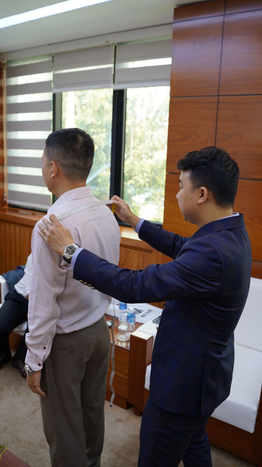 May Đo Tại Nhà Tại Phường Long Bình – Dịch Vụ May Suit Tận Nơi